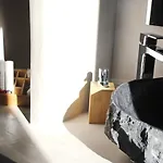 Apartament Adeiata *