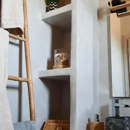 Adeiata * Adiata